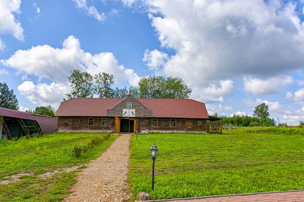 Barn Roofing Service